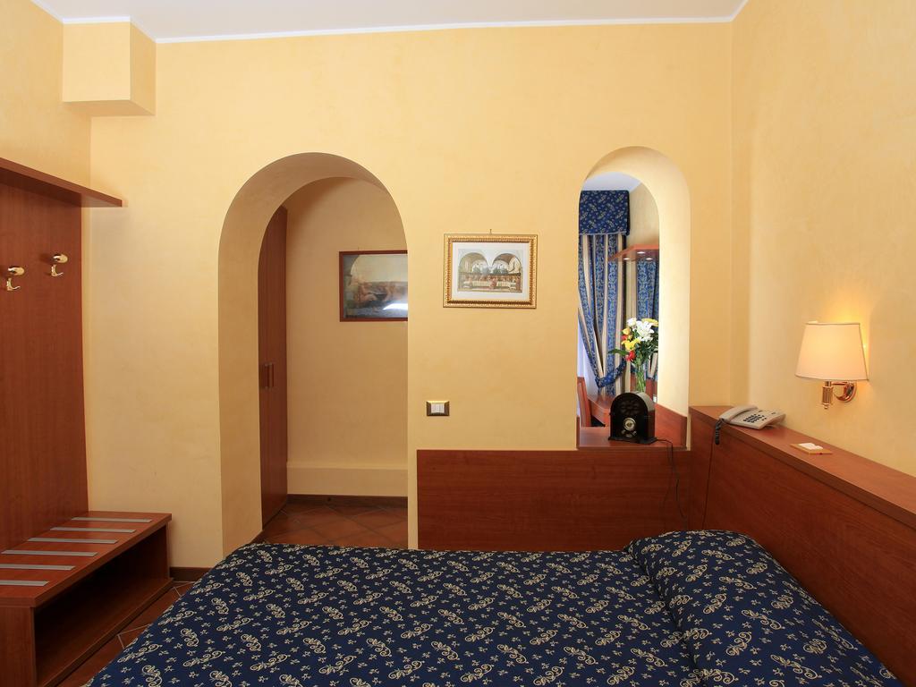 Casa Di Santa Francesca Romana A Ponte Rotto Phòng bức ảnh