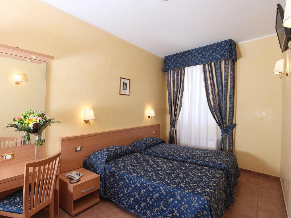 Casa Di Santa Francesca Romana A Ponte Rotto Phòng bức ảnh