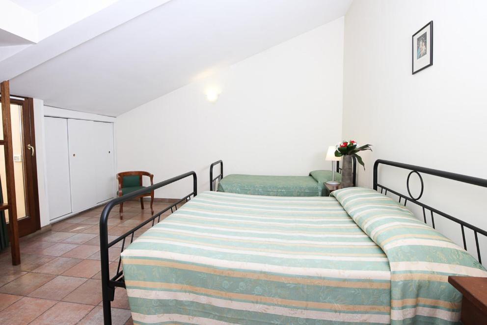 Casa Di Santa Francesca Romana A Ponte Rotto Ngoại thất bức ảnh